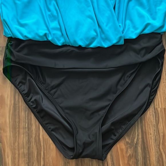 Magicsuit Drape Olivia Solid - Picture 5 of 13